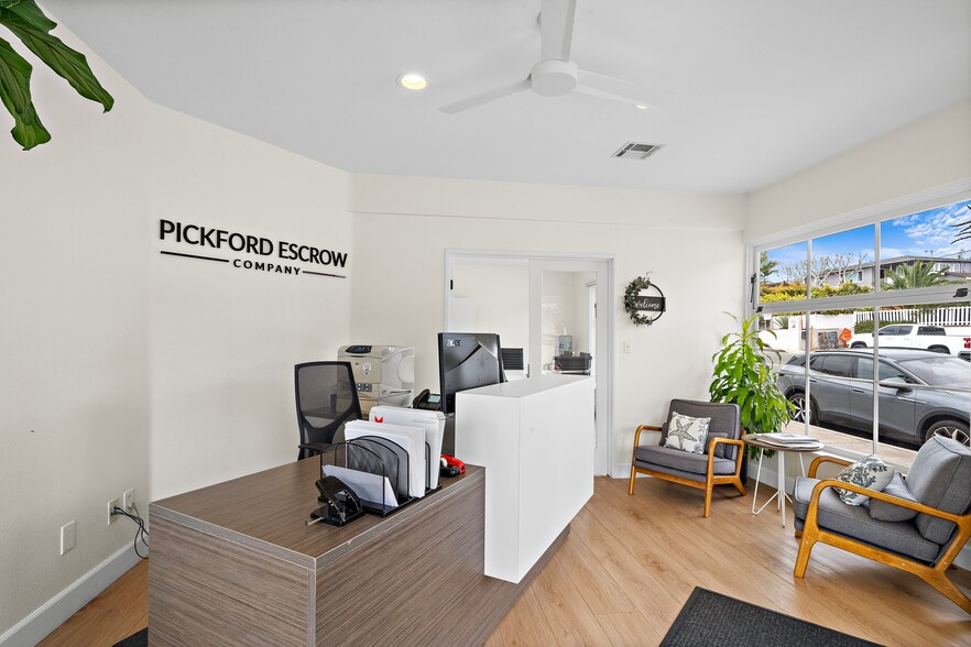 More Photos Of 1495 Glenneyre St, Laguna Beach Freestanding For Lease