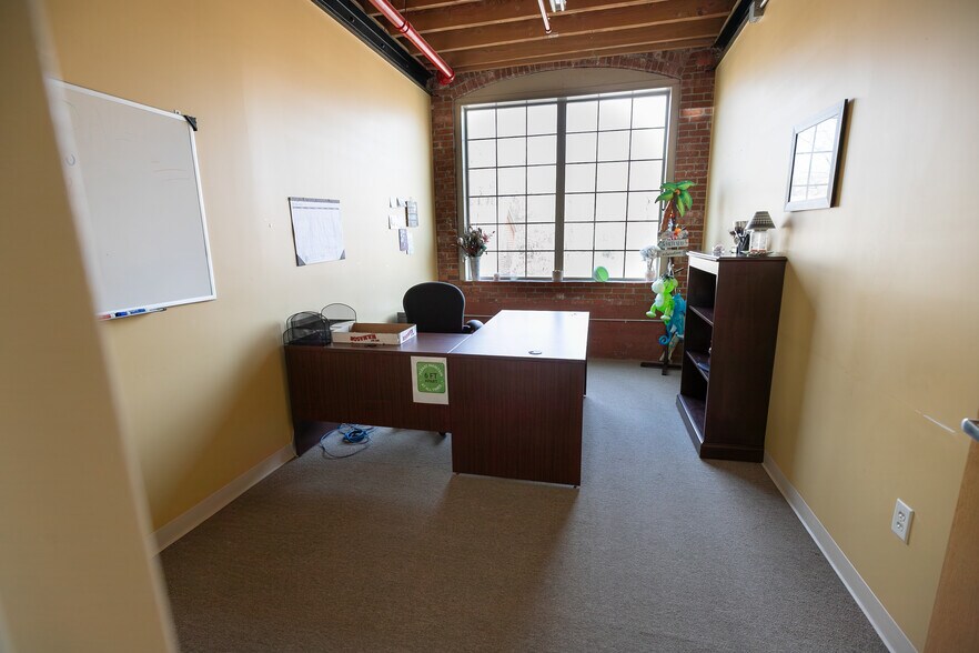 More Photos Of 40 Spruce St, Leominster Medical For Lease