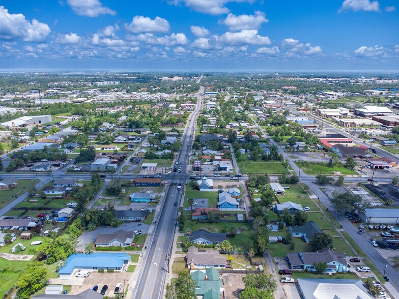 More Photos Of 1030 Jenks Ave, Panama City General Retail For Sale