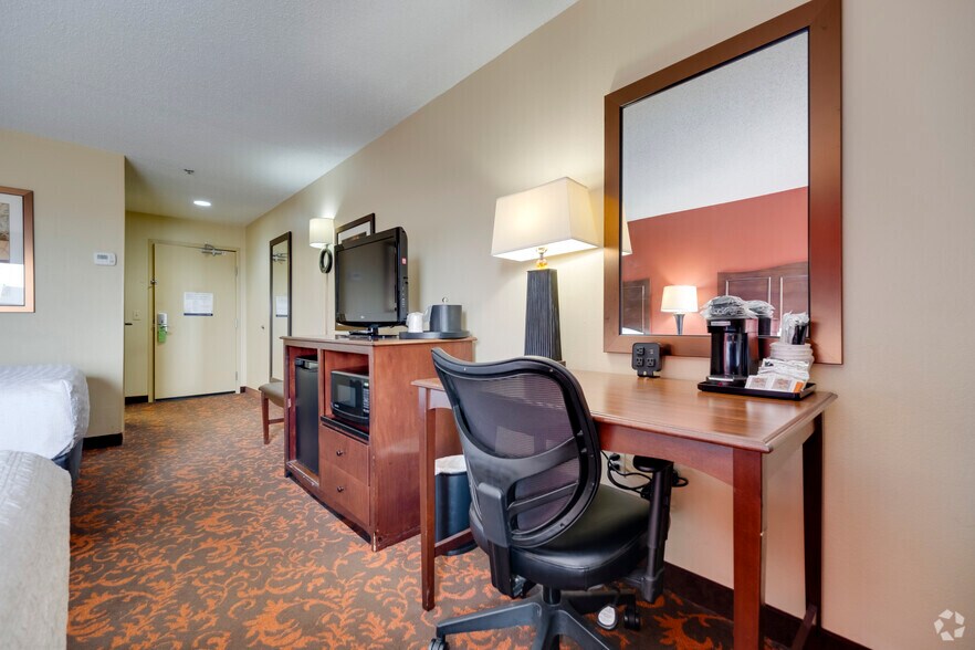 More Photos Of 4003 S Loop 289, Lubbock Hotel For Sale