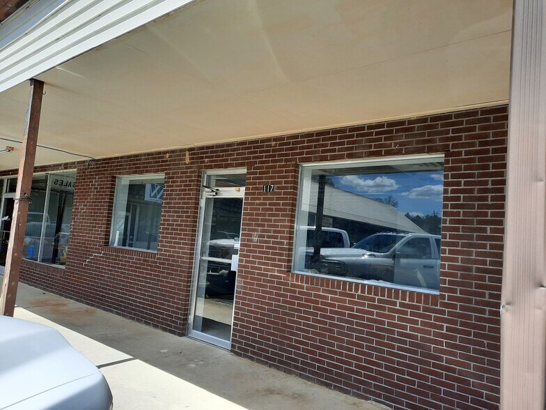 More Photos Of 105-121 Murray Plz, Chatsworth General Retail For Sale