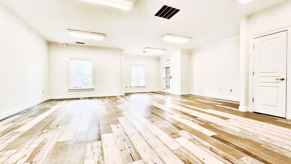 More Photos Of 4080 McGinnis Ferry Rd, Alpharetta Office For Sale