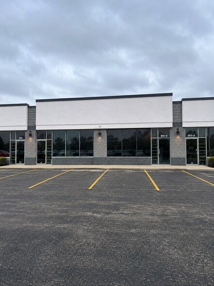 More Photos Of 865-895 Maplewood Dr, Itasca Unknown For Lease
