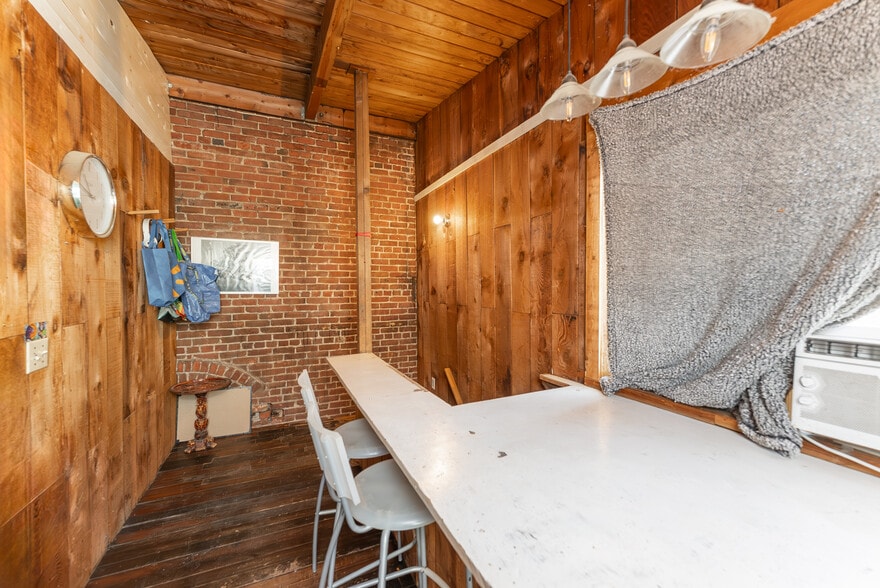 More Photos Of 110 Locust St, Oakland Storefront For Sale