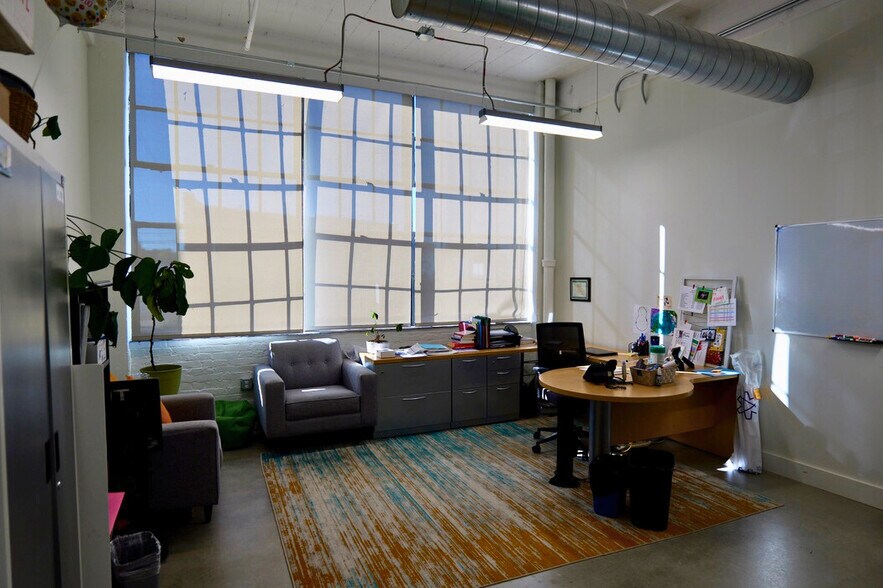 More Photos Of 111 Bain St, Greensboro Office For Sale