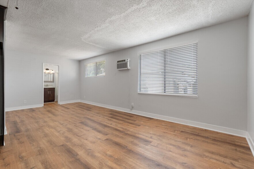 More Photos Of 1911 W 2nd St, Los Angeles Apartments For Sale