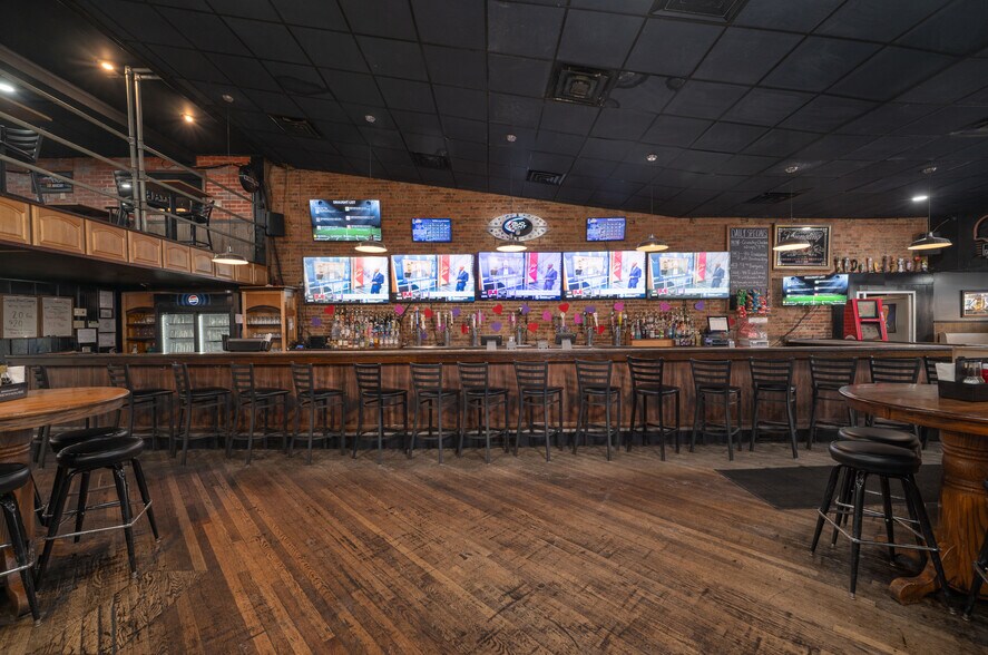 More Photos Of 127 S Broadway St, New Philadelphia Storefront Retail Office For Sale