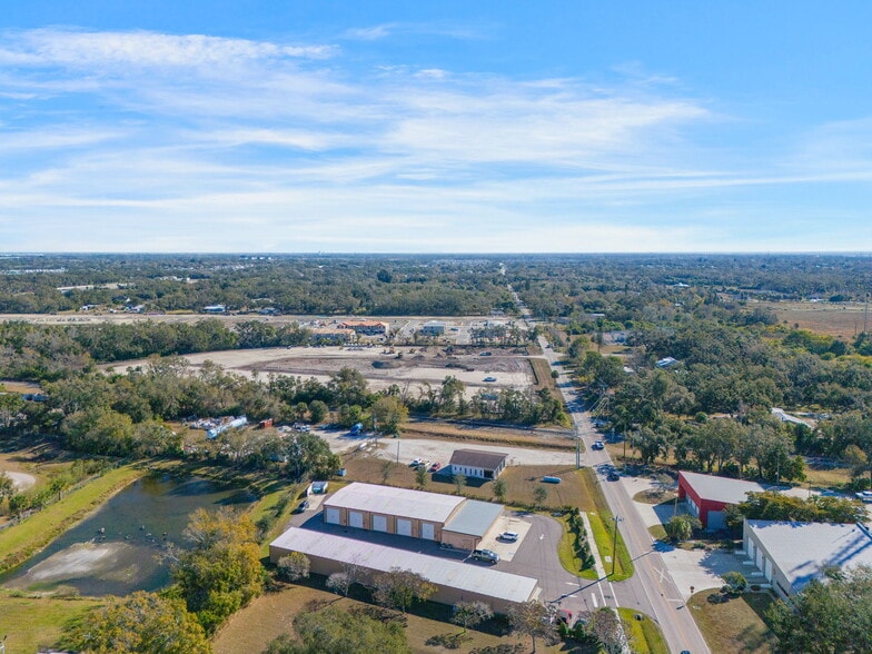 More Photos Of 810 49th St E, Palmetto Warehouse For Lease