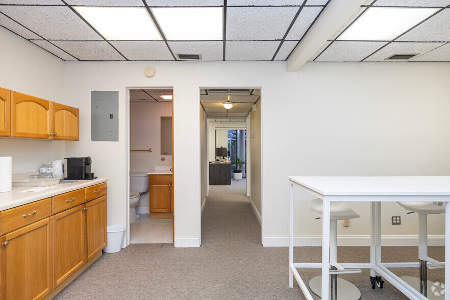 More Photos Of 1207 N Himes Ave, Tampa Loft Creative Space For Lease