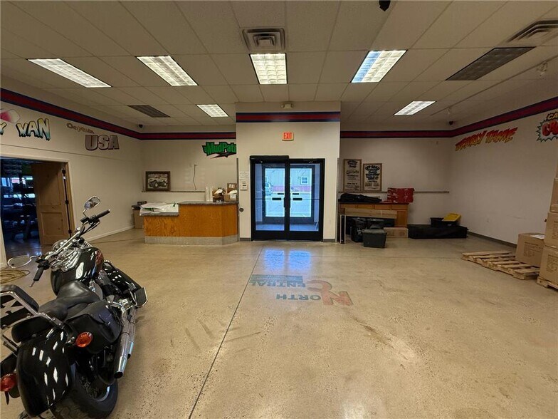 More Photos Of 2629 Clearwater Rd, Saint Cloud Warehouse For Sale