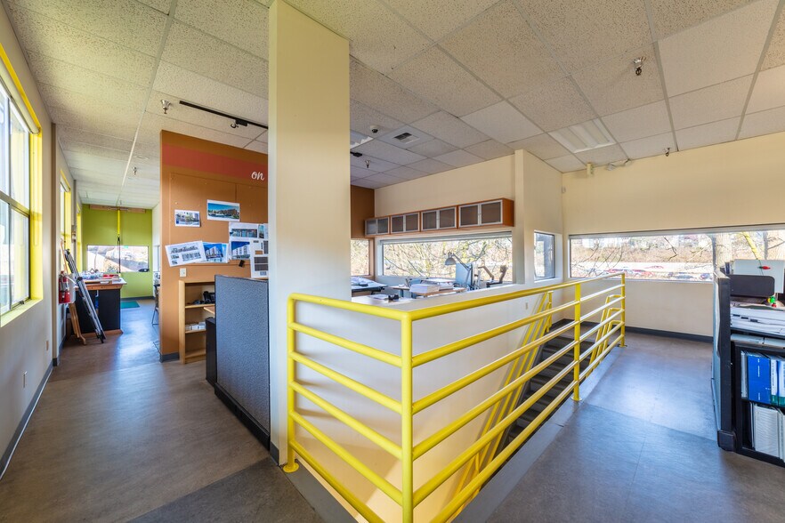 More Photos Of 15200 52nd Ave S, Tukwila Office For Lease