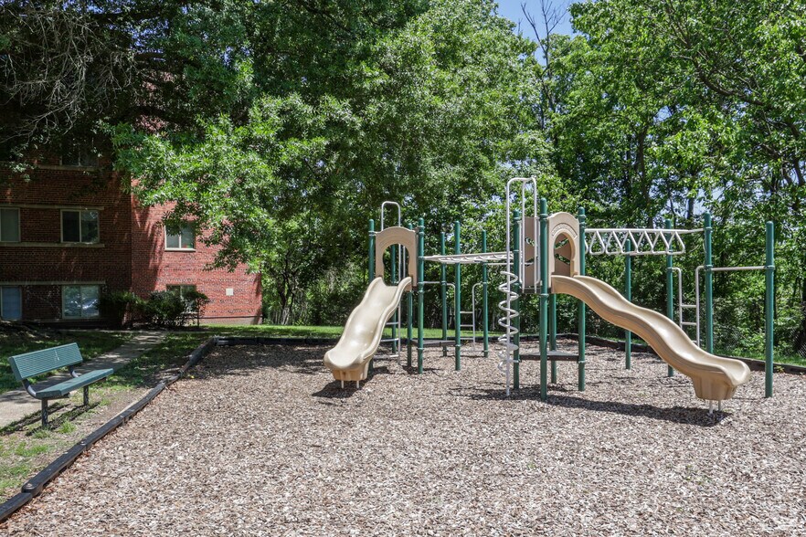 More Photos Of 2603 Southern Ave, Temple Hills Apartments For Sale