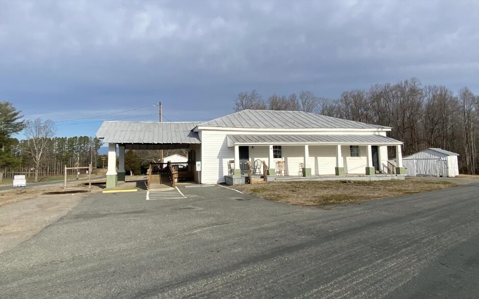 More Photos Of 2030 Broad Street Rd, Maidens General Retail For Lease