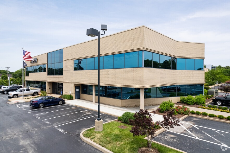 More Photos Of 3890 S Lindbergh Blvd, Sunset Hills Office For Lease