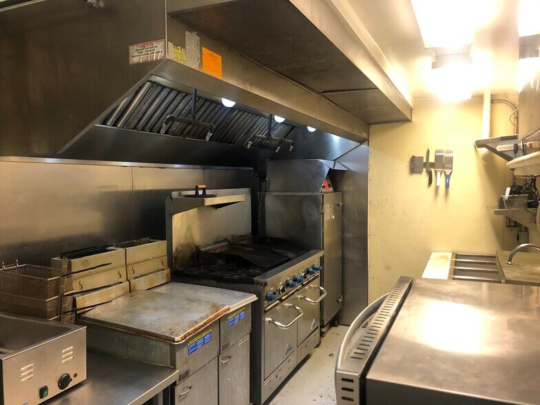 Primary Photo Of 3932 William Flynn Hwy, Allison Park Restaurant For Sale