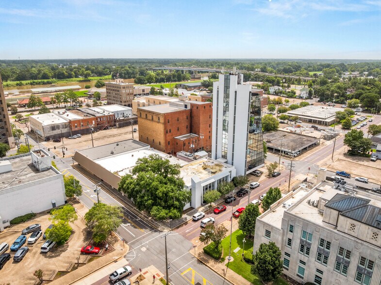 More Photos Of 429 Johnston St, Alexandria Parking Garage For Sale
