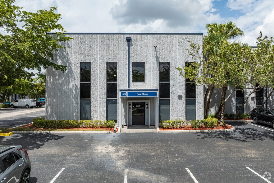 Primary Photo Of 2301-2329 NW 30th Pl, Pompano Beach Warehouse For Lease