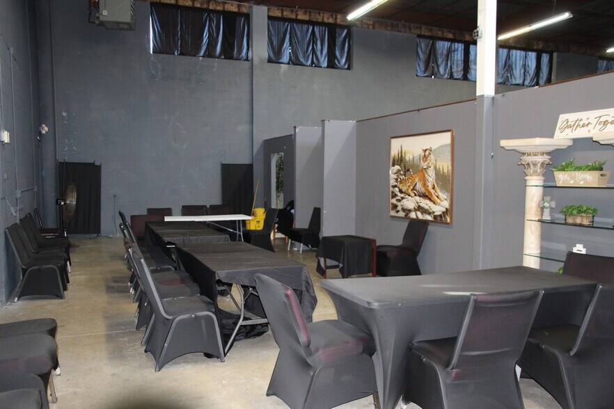 More Photos Of 30 Montowese Ave, North Haven Warehouse For Lease