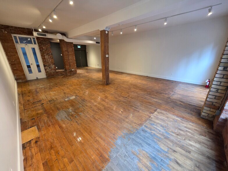 More Photos Of 24 Mercer St, Toronto Loft Creative Space For Lease