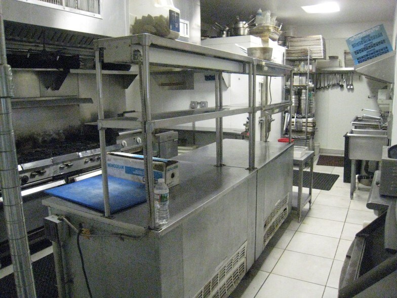 More Photos Of 34 W Merchant St, Audubon Restaurant For Sale