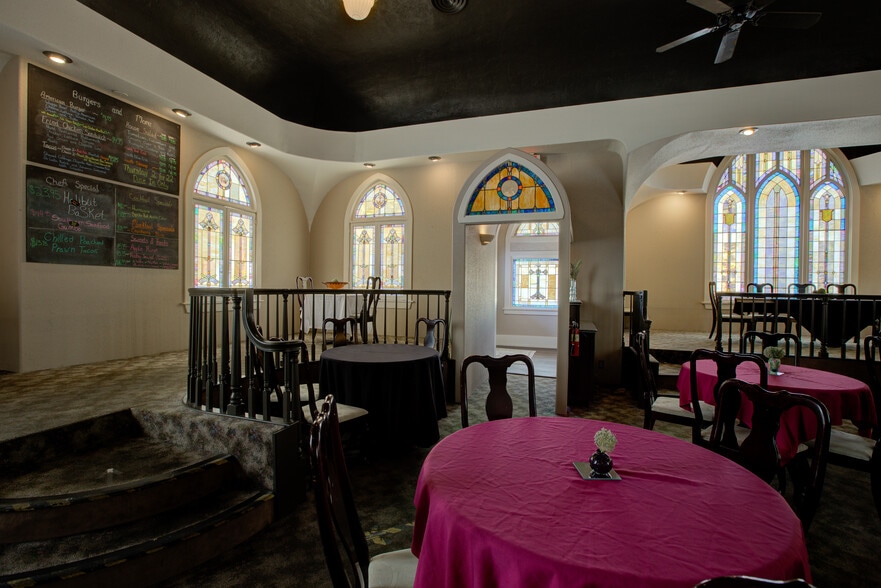 More Photos Of 809 Main Roseburg, Roseburg Lodge Meeting Hall For Sale
