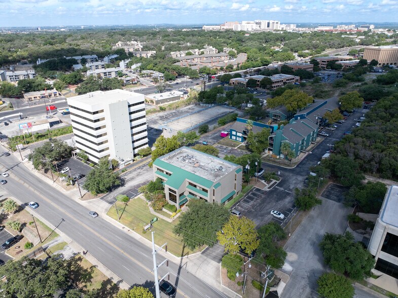 More Photos Of 7475 Callaghan Rd, San Antonio Office For Sale