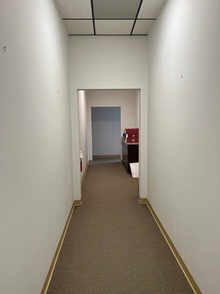 More Photos Of 130 S Willow St, Kenai General Retail For Lease