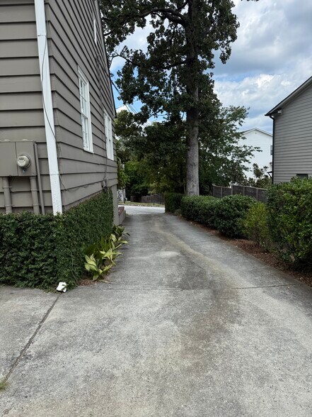 More Photos Of 1991 Rockledge Rd NE, Atlanta Office For Sale