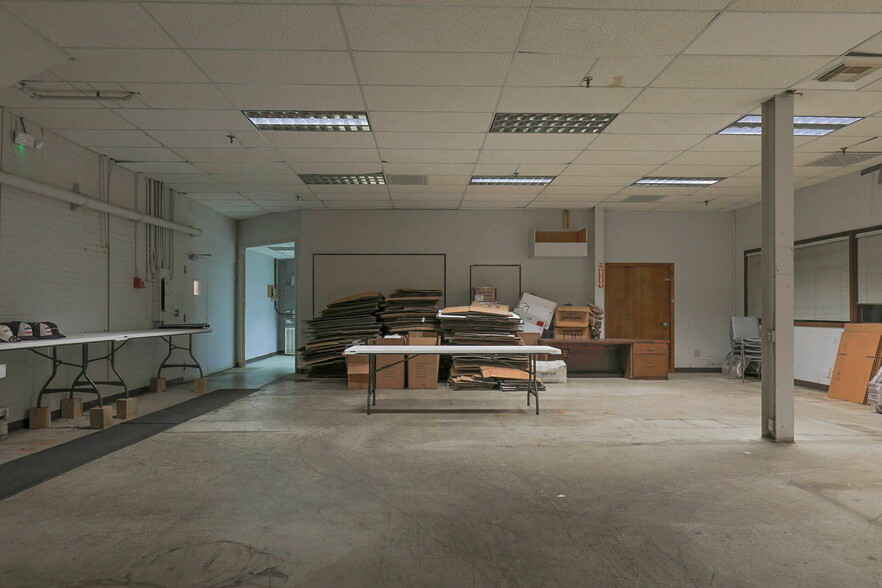 More Photos Of 1323 11th Ave, Columbus Industrial For Sale