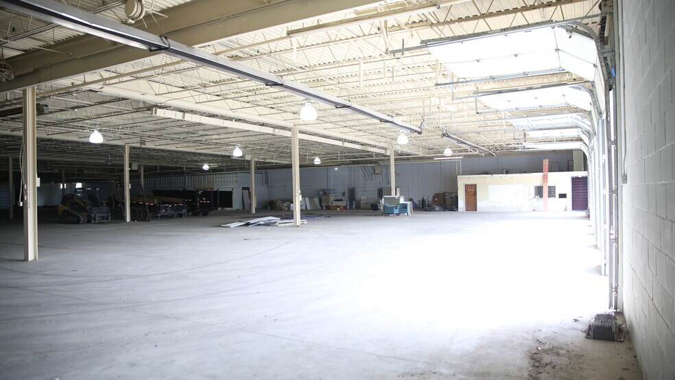 More Photos Of 845 Harrisburg Pike, Columbus Warehouse For Lease