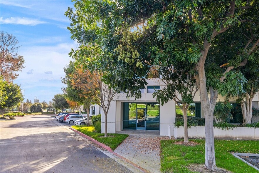 More Photos Of 12 Mauchly, Irvine Office Residential For Sale