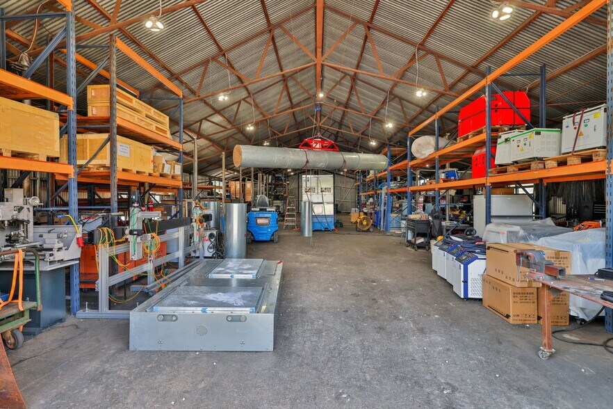 More Photos Of 817 E Main St, Tomball Warehouse For Sale