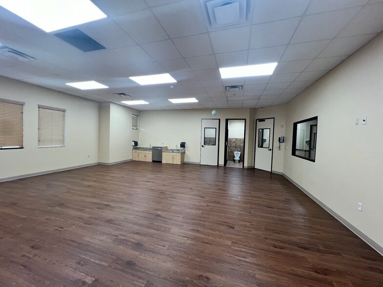 More Photos Of 2090 Market Place Blvd, Irving Freestanding For Lease