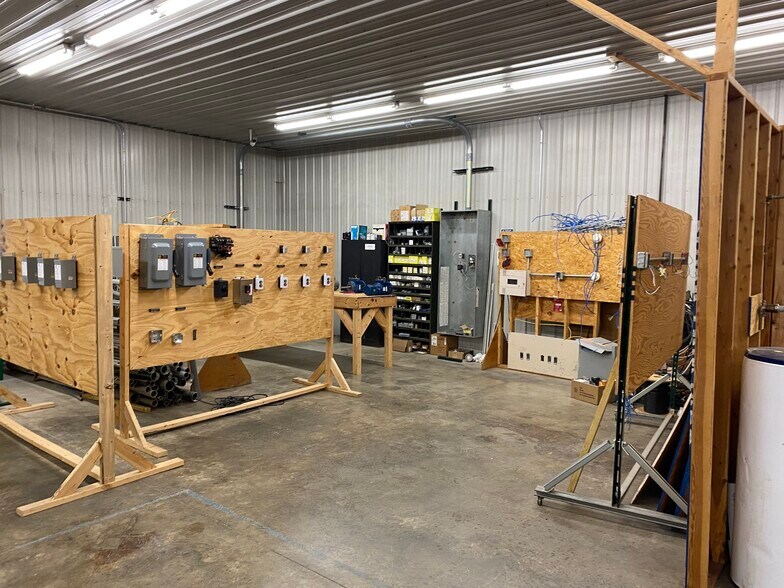 More Photos Of 6930 SR 67 Hwy, Muncie Light Distribution For Sale