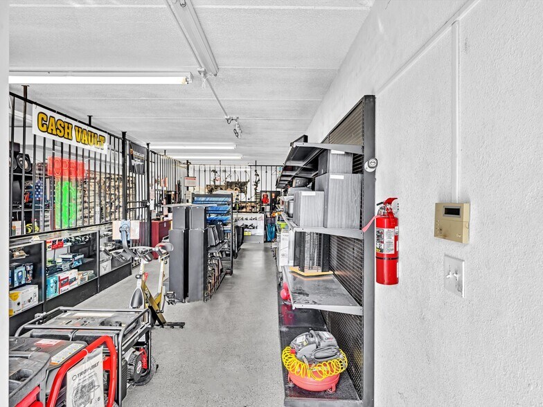 More Photos Of 571-573 SW 27th Ave, Fort Lauderdale Freestanding For Sale