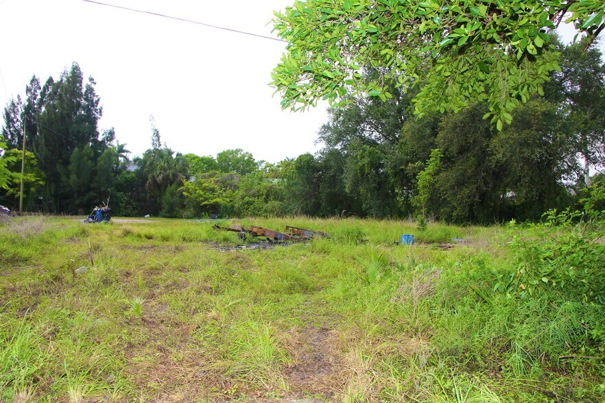 More Photos Of , North Fort Myers General Retail For Sale