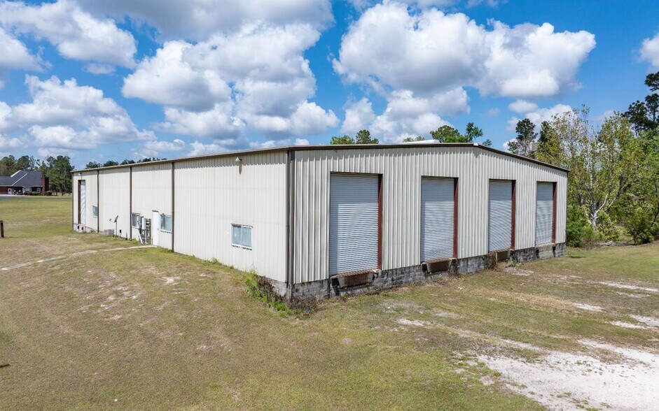 Primary Photo Of 6101 County Road 136, Live Oak Warehouse For Lease