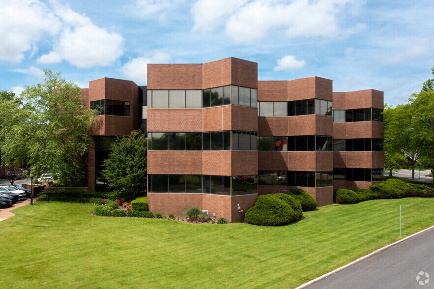 Primary Photo Of 2 Seaview Blvd, Port Washington Office For Lease