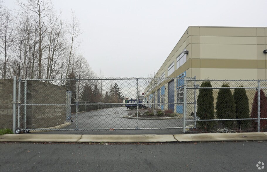 More Photos Of 13085 115th Ave, Surrey Warehouse For Lease