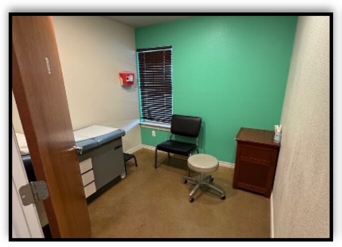 More Photos Of 200 Sydney Blvd, Thorndale Office For Lease