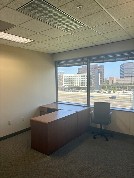 More Photos Of 450 E John Carpenter Fwy, Irving Office For Lease