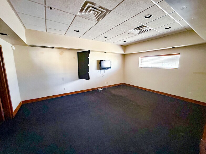More Photos Of 3865-3885 Rockbottom St, North Las Vegas Manufacturing For Lease