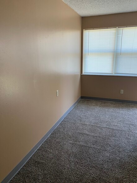 More Photos Of 1610 Archer St, Concordia Multifamily For Sale