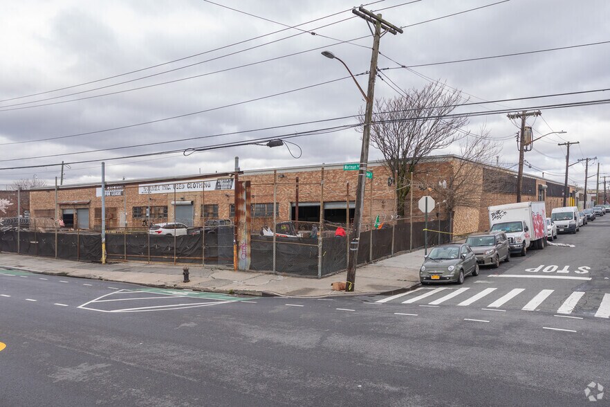 More Photos Of 625 Wortman Ave, Brooklyn Distribution For Lease