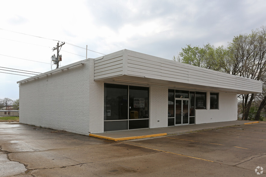 Primary Photo Of 1224 S Kansas Ave, Topeka Freestanding For Lease