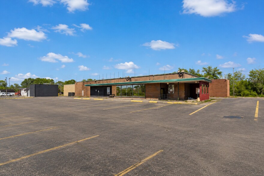 More Photos Of 3232 Central Ave, Lake Station Supermarket For Lease