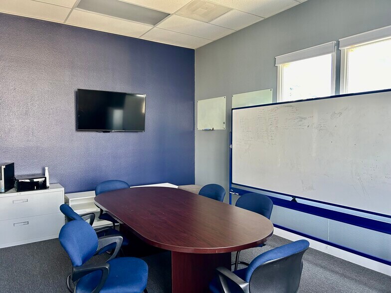 More Photos Of 3902-3920 Smith St, Union City Unknown For Lease