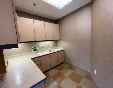 More Photos Of 7500 Iron Bar Ln, Gainesville Medical For Lease