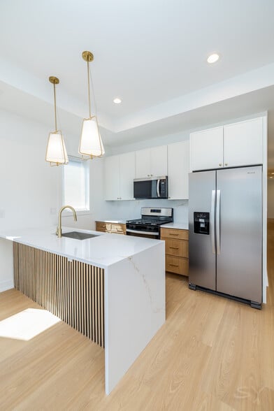 More Photos Of 6044 Eberhart ave, Chicago Apartments For Sale