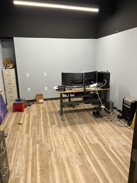 More Photos Of 214 12th St NW, West Fargo Warehouse For Lease